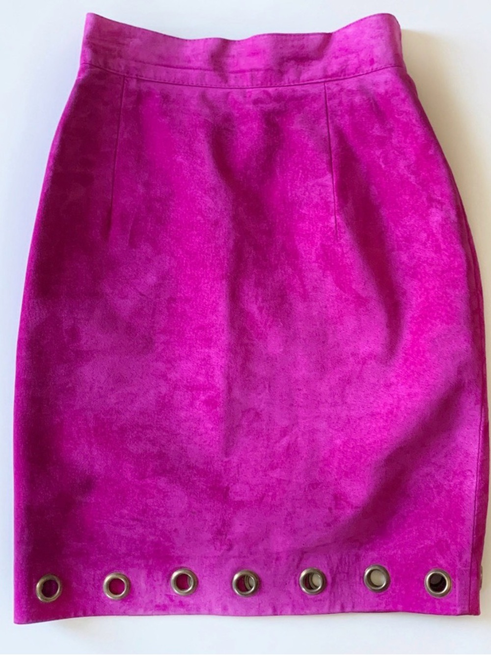 Vintage Danier 90s Fuchsia Suede Pencil Skirt with Eyelet Hem - Picture 2 of 5